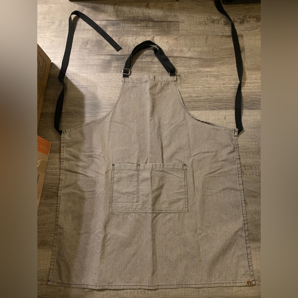 Striped Apron w/ Pocket (URBAN Collection)